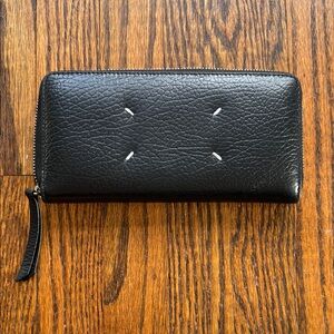 Black Leather Zip Wallet